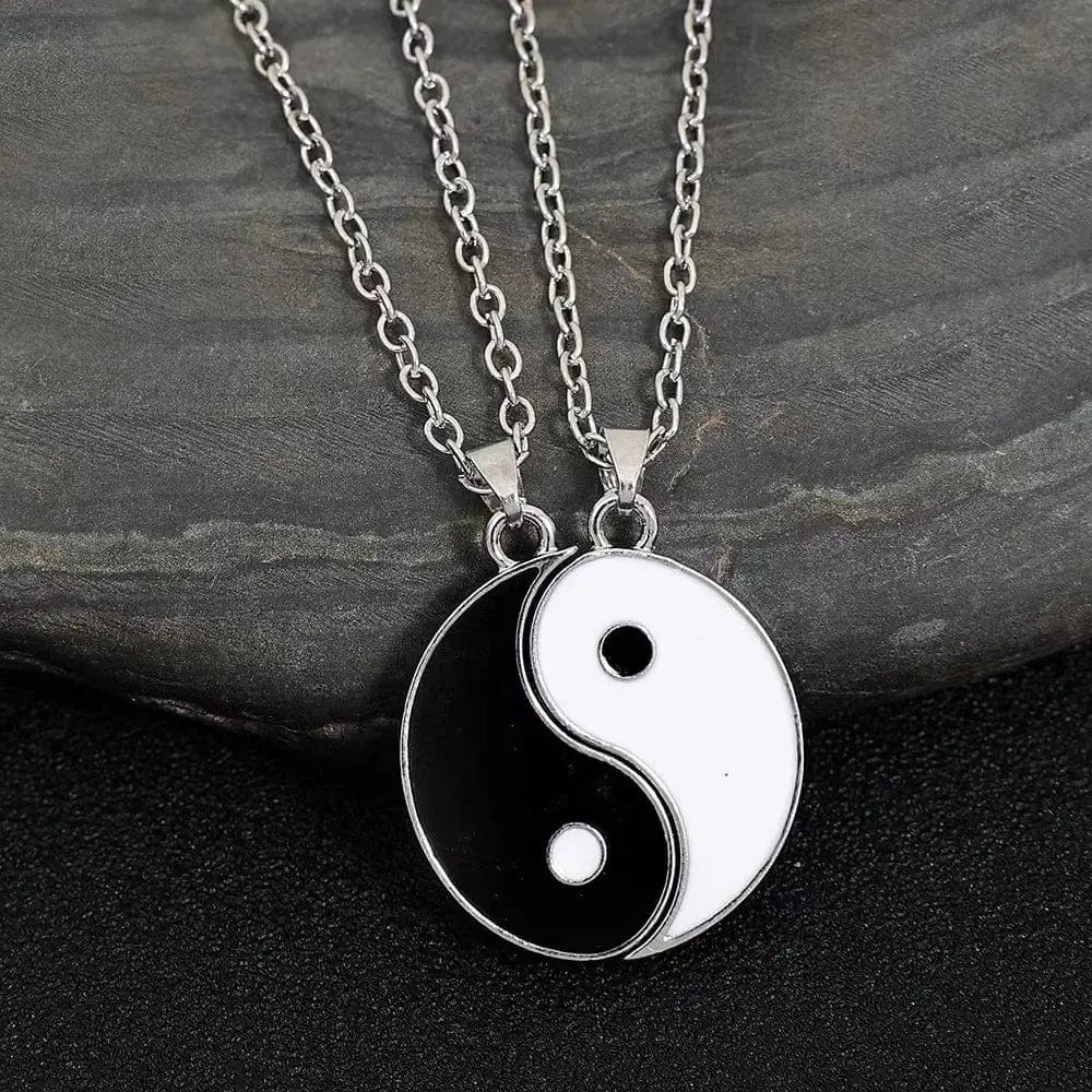 Essentialshouses New Best Friends black white Necklace