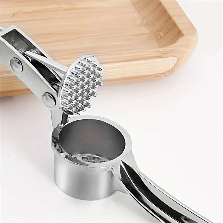 Essentials House United States Commercial Heavy Duty Garlic Press & Multi-Tool. 18cm, Aluminum, for Restaurant, Durable