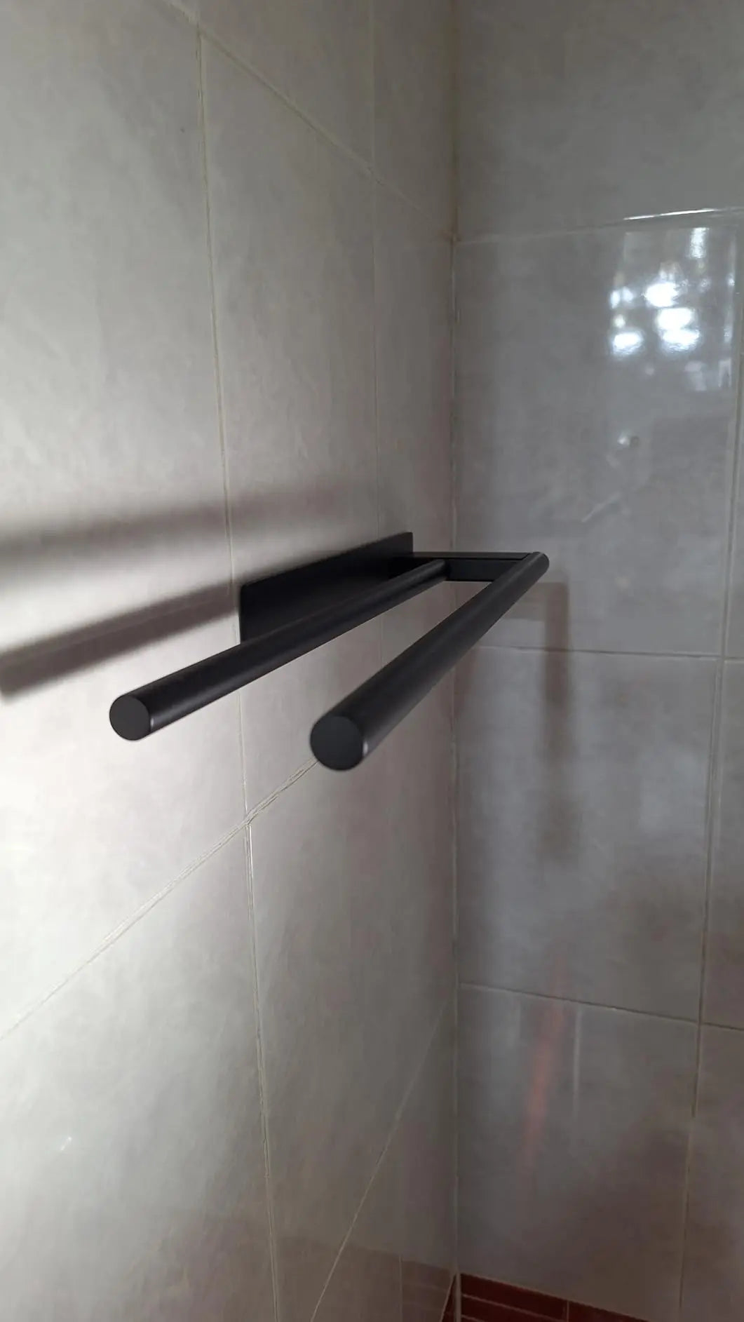 Alternate view of 39 cm no-drill adhesive towel bar