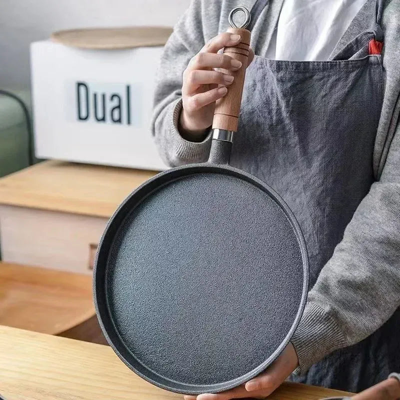 Essentials House 26cm Cast Iron Frying Pan Uncoated Non-stick Egg Pancake Pan Crepe Maker Steak Frying Pot Gas Induction