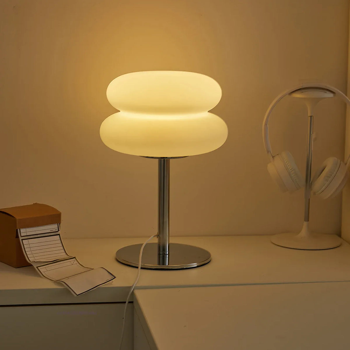 Essentials House Cream table lamp plastic lampshade bedroom bedside decorative lamp USB plug tri color dimming living room