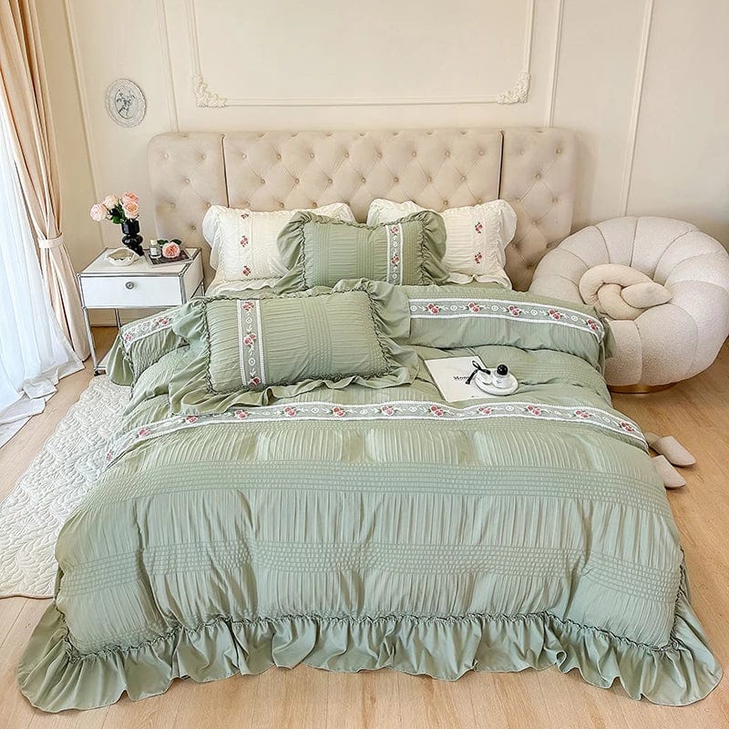 Essentialshouses 2 / Queen 200X230 4pcs / Flat Bed Sheet Lace Ruffles Flowers Bedding Set