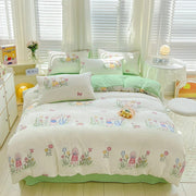 Essentialshouses Floral Printed Bedding Set