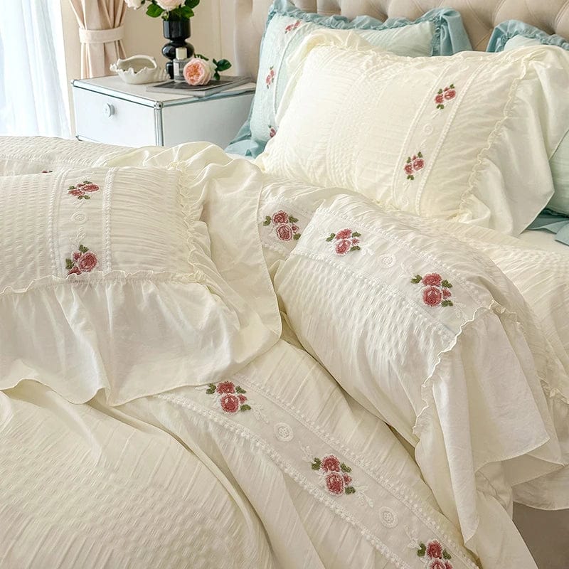 Essentialshouses Lace Ruffles Flowers Bedding Set