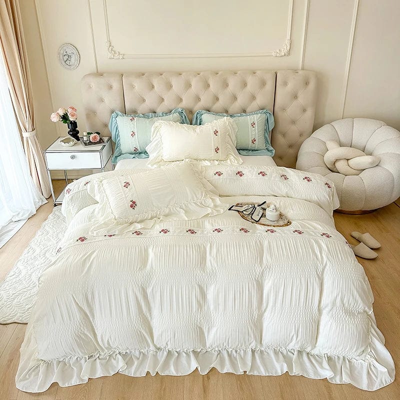 Essentialshouses Lace Ruffles Flowers Bedding Set