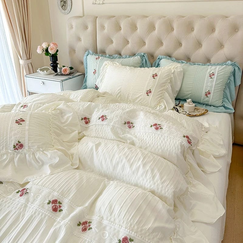 Essentialshouses Lace Ruffles Flowers Bedding Set