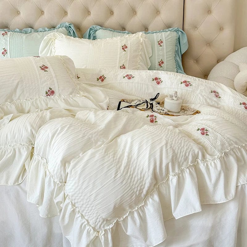Essentialshouses Lace Ruffles Flowers Bedding Set