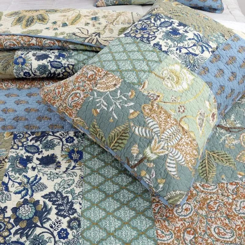 Essentialshouses Summer Patchwork Quilt Set