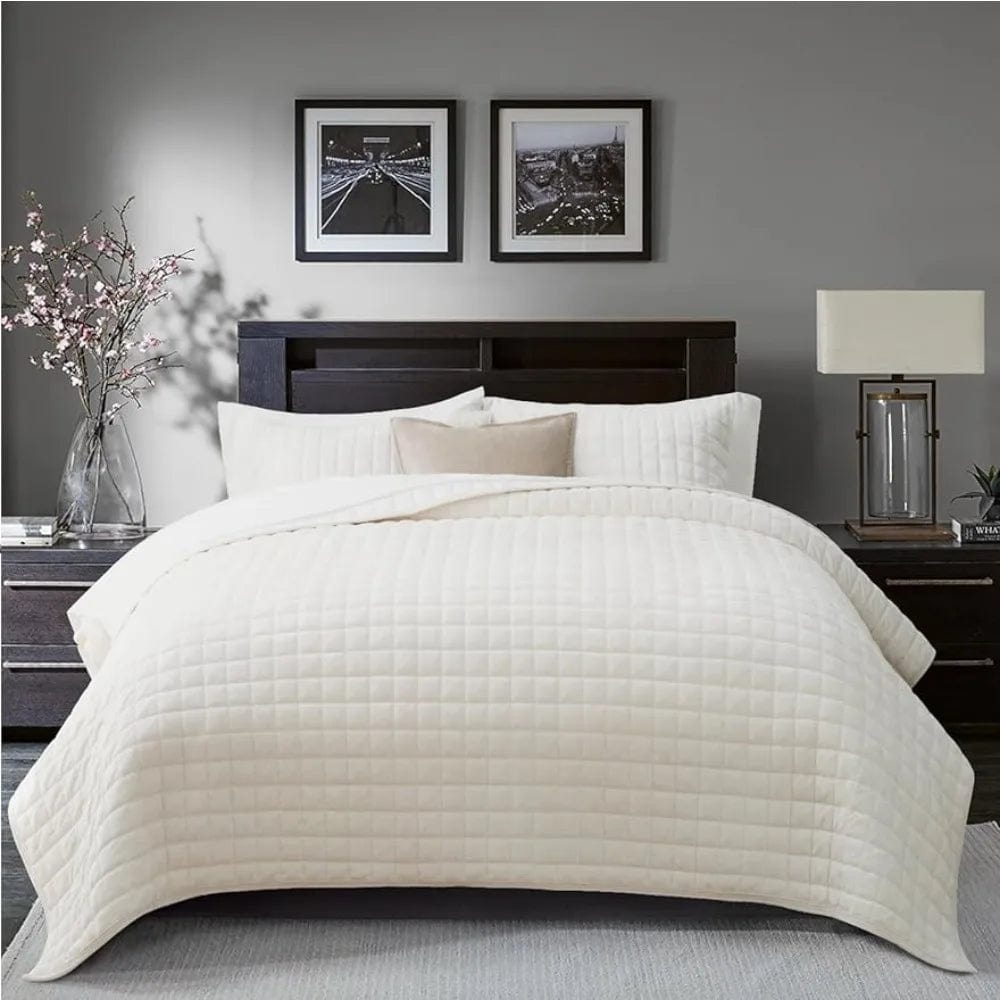 Essentialshouses WHITE Luxury Velvet Quilt Bedding Set